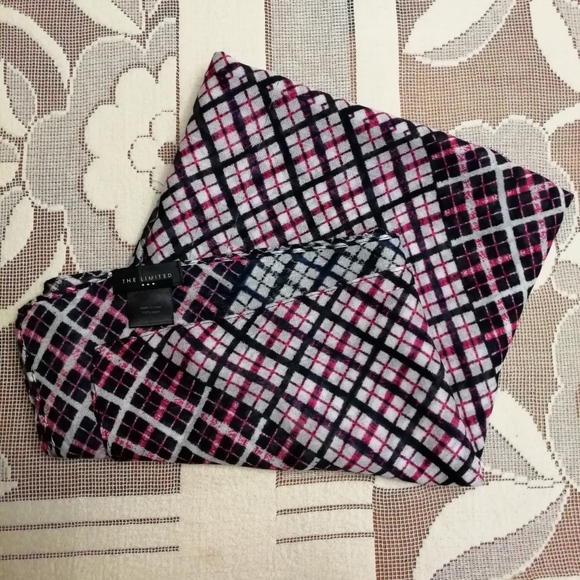 The Limited 100% Rayon Plaid Scarf - Picture 4 of 6